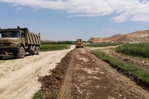 تیغ زنی و تسطیح راه روستایی ریشخوار در شهرستان درگز    